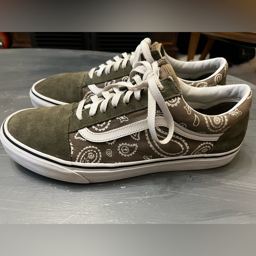 Vans Men's Skate Shoes in Olive Green and White Peace Paisley Old Skool